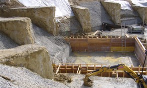 Wohnüberbauung, Biel-Benken<br />
Baugrunduntersuchung, Hydrogeologie, Böschungssicherung 2009