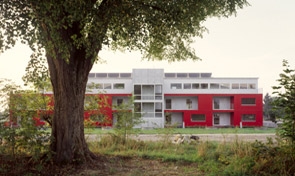 Insula - MFH-Neubau, Bürgergemeinde Härkingen, 2003/2005 (Foto: Dominique Marc Wehrli)